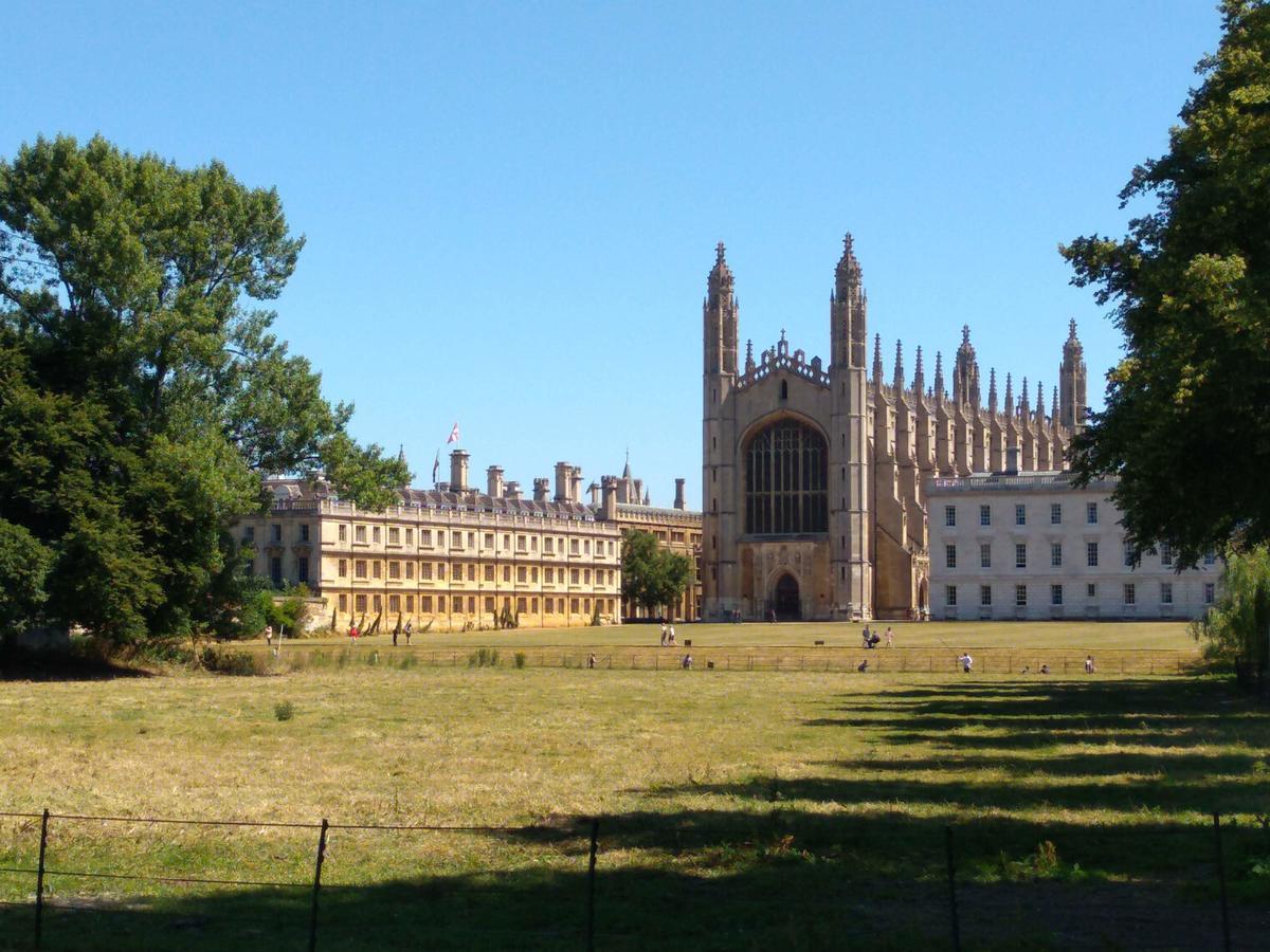 Cambridge Farmers Outlet Appartement Buitenkant foto