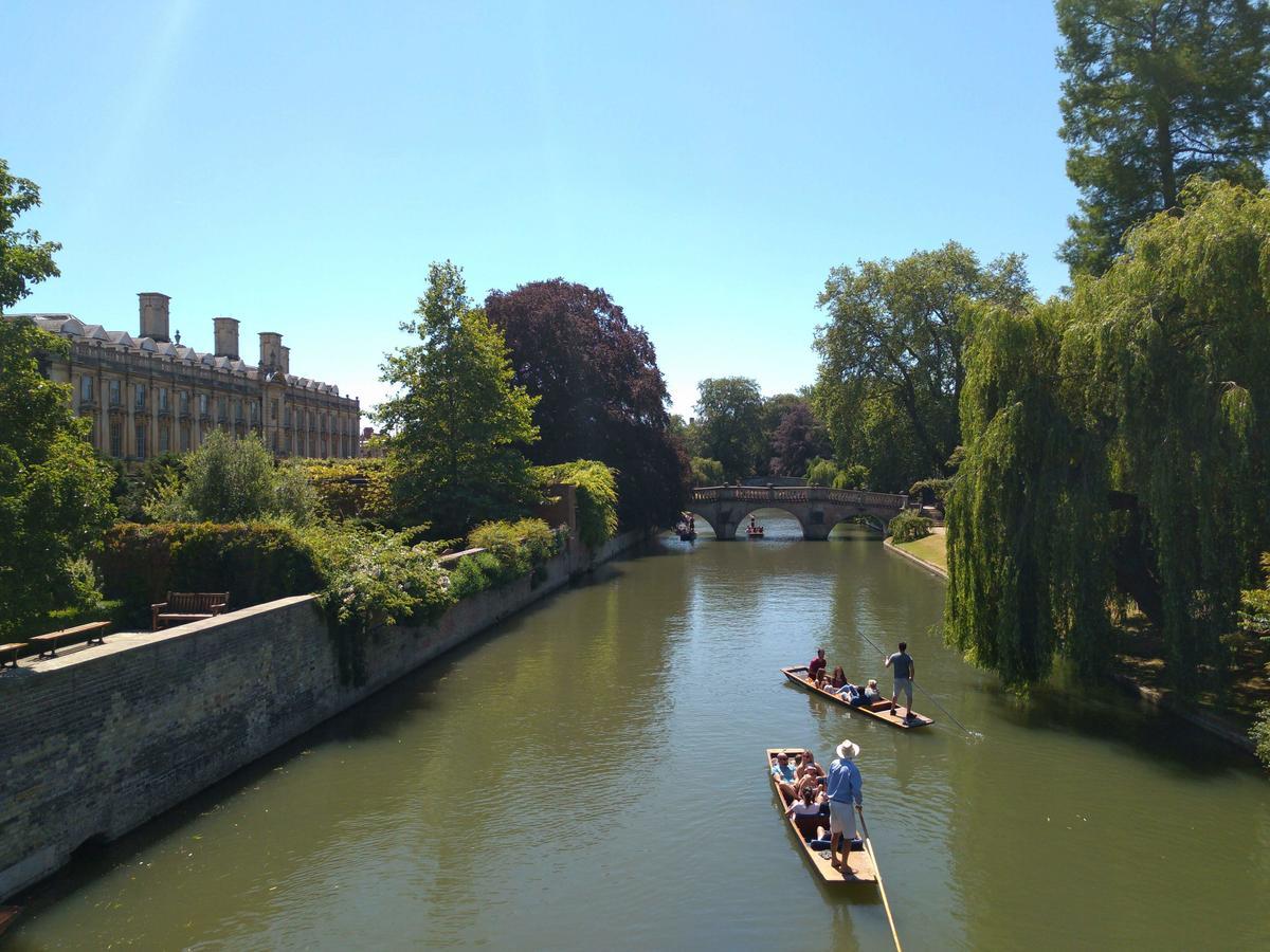 Cambridge Farmers Outlet Appartement Buitenkant foto